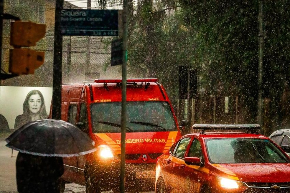 Chuva em Porto Alegre — Foto: Alex Rocha/PMPA