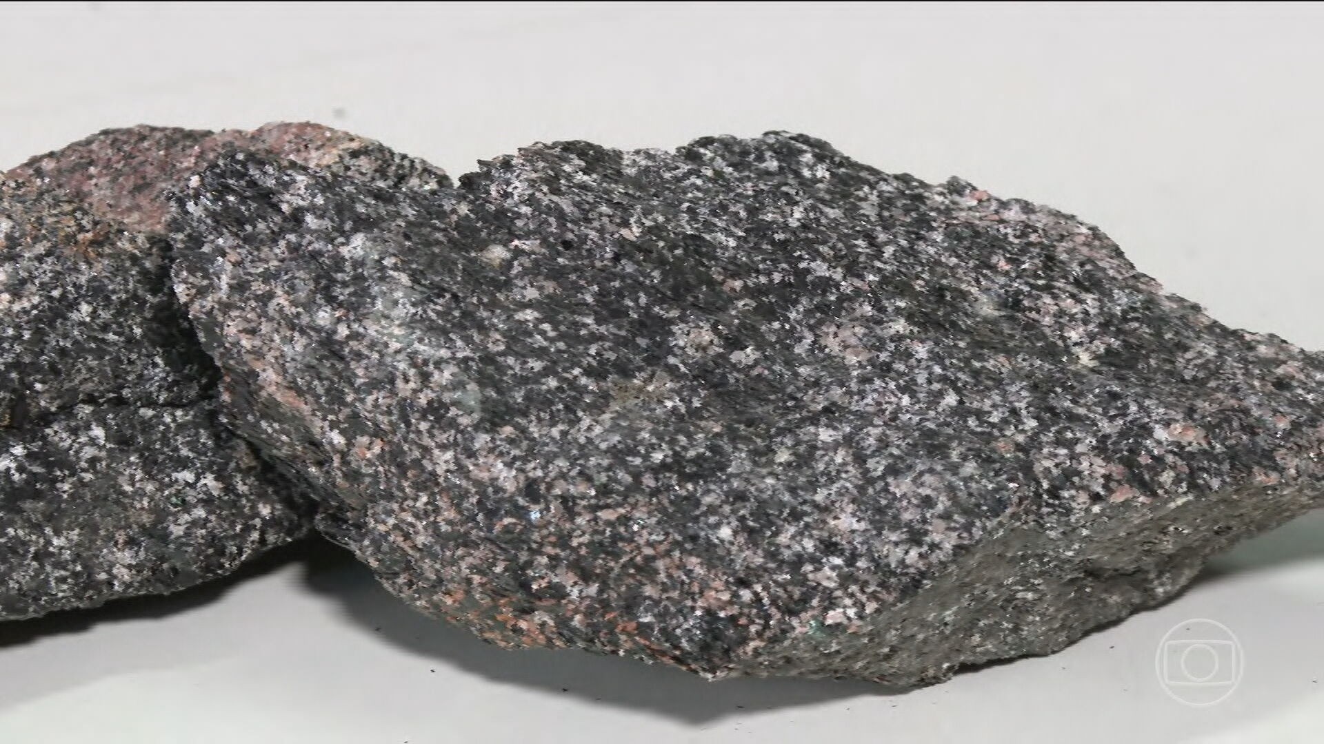 Homens roubam caminhão com 300 kg de cassiterita durante invasão a mineradora em RO