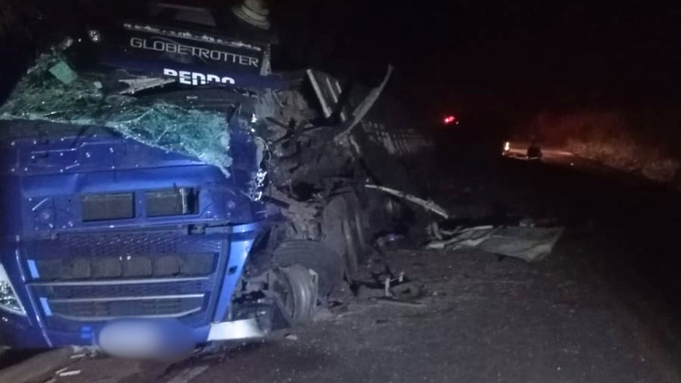 Acidente na MGC-455 entre Pirajuba e Campo Florido — Foto: Corpo de Bombeiros/Divulgação