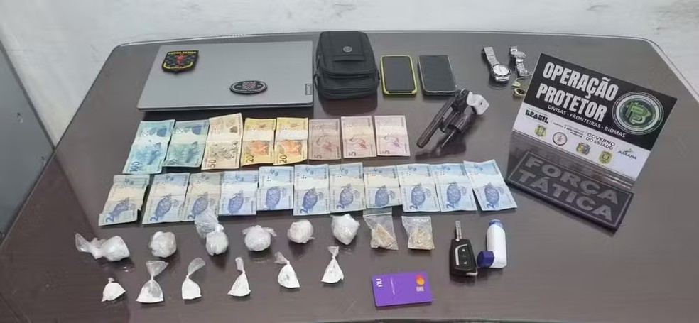 Material apreendido durante a ocorrência — Foto: Polícia Civil/Divulgação