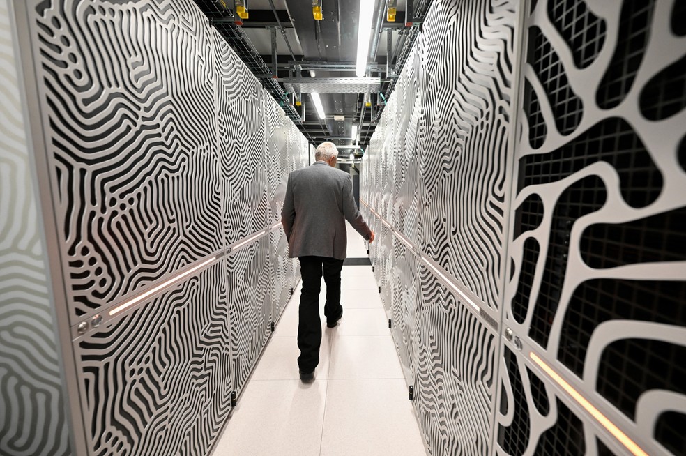 União Europeia apresenta o supercomputador Jupiter, em Juelich, na Alemanha — Foto: INA FASSBENDER / AFP