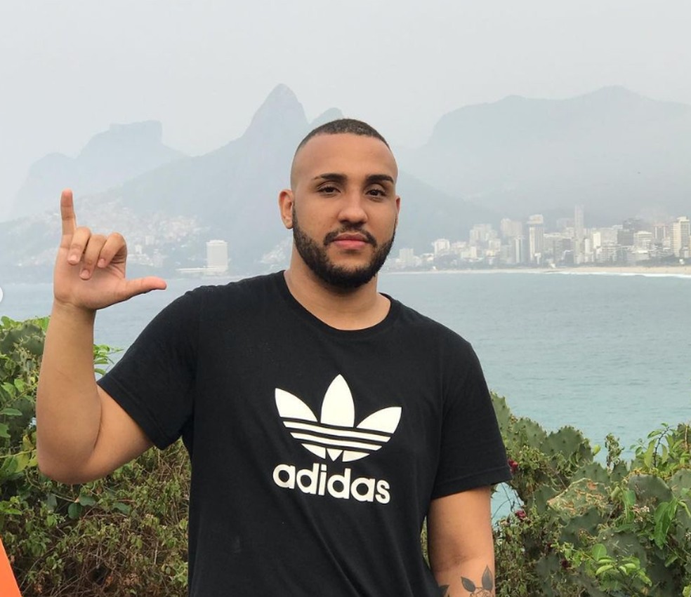Luan Moraes, de 23 anos, que publicou nas redes sociais que seu saldo bancário havia saído de R$ 0,14 para R$ 2.664,40 — Foto: Reprodução/redes sociais