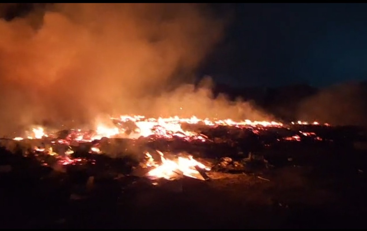 Incêndio em ecoponto mobiliza bombeiros em Votorantim
