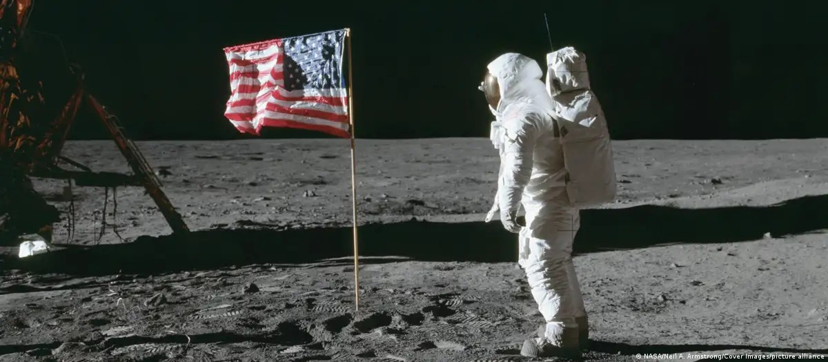 O que aconteceu com as bandeiras dos EUA deixadas na Lua? Saiba o que sobrou após mais de 50 anos