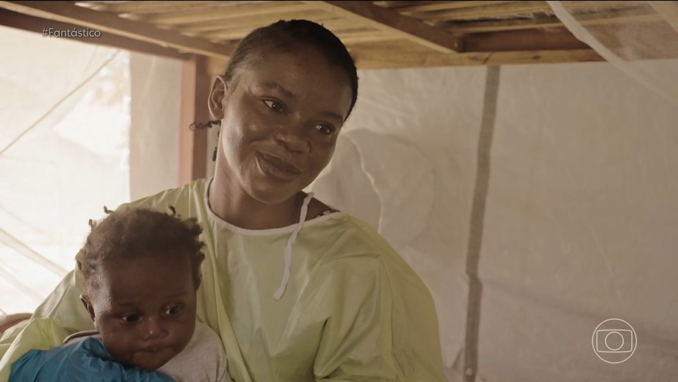 A estudante de medicina Neema decidiu cuidar de órgãos do ebola na República Democrática do Congo — Foto: Reprodução/TV Globo