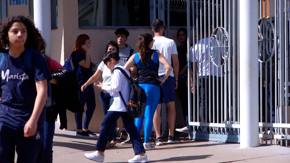 Alunos de escola particular foram liberados após apagão em Palmas — Foto: Reprodução/TV Anhanguera