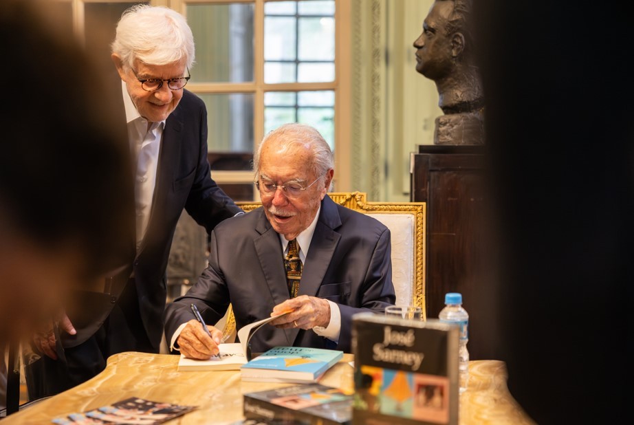 José Sarney relança três de seus romances na ABL, no Rio 