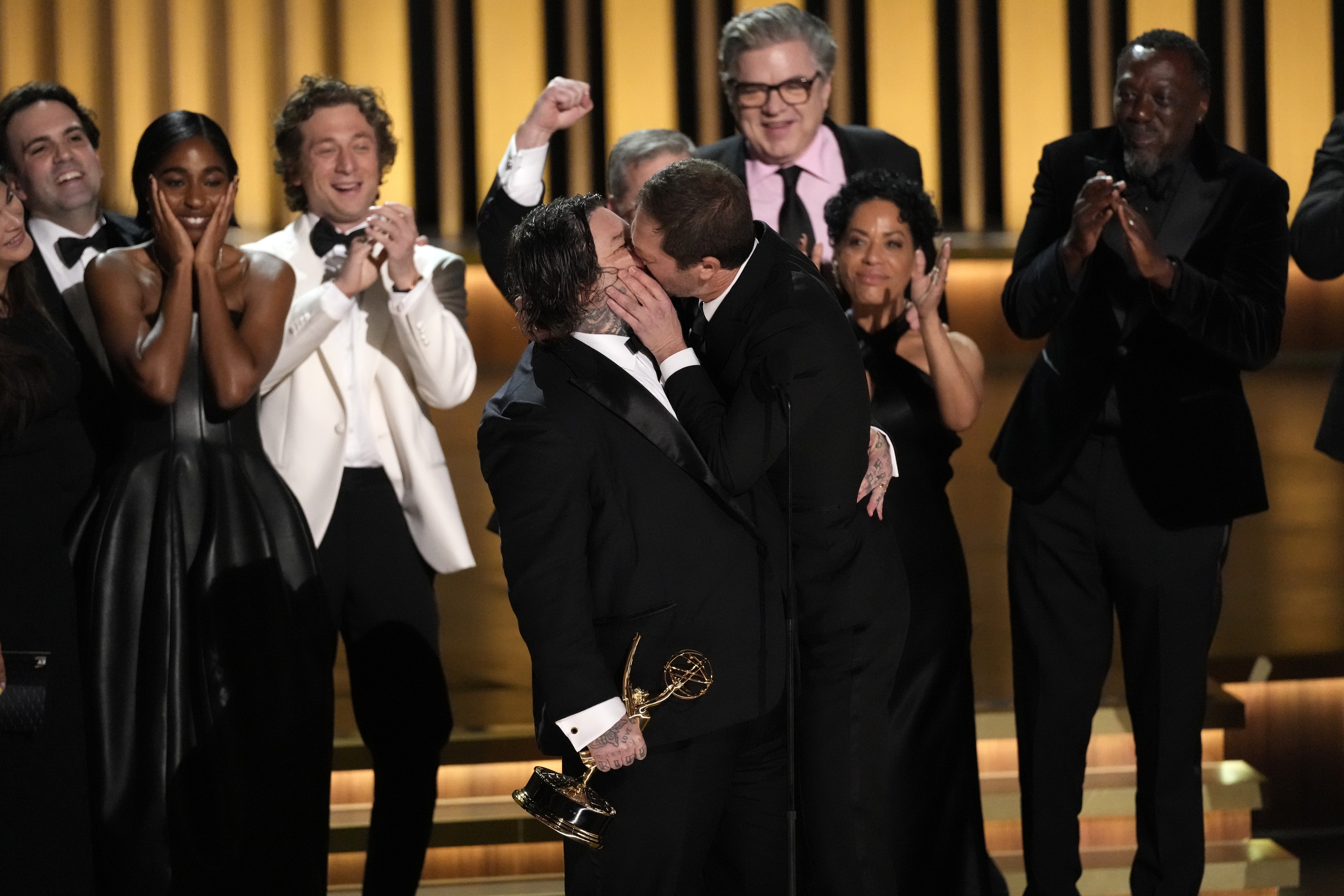 Emmy 2023: ‘Succession’, ‘The Bear’ e ‘Treta’ são grandes vencedoras em noite que homenageou a TV