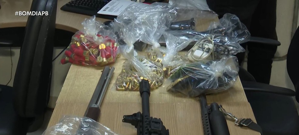 Mais de 500 munições foram apreendidas durante operação em Cabedelo — Foto: Reprodução/TV Cabo Branco