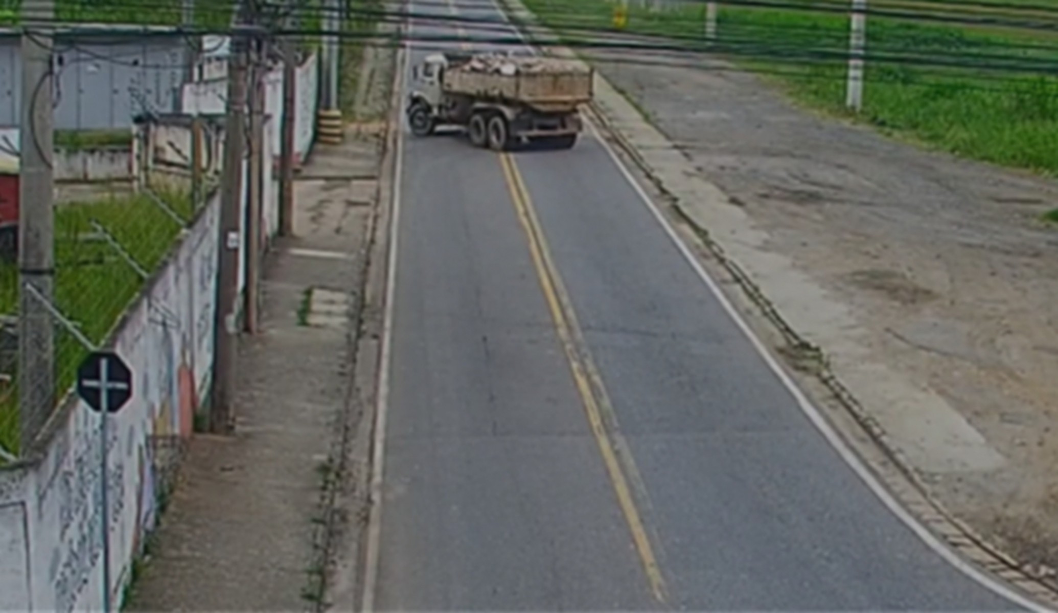 Câmeras flagram descarte ilegal em área de proteção ambiental em Mogi das Cruzes