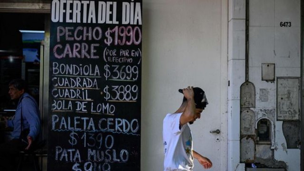A inflação na Argentina terminará 180% em 2023, segundo especialistas. — Foto: GETTY IMAGES via BBC