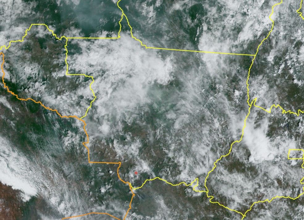 Segundo o satélite do Instituto Nacional de Pesquisas Espaciais (Inpe), há o registro de dois focos na mesma região — Foto: Instituto Nacional de Pesquisas Espaciais (Inpe)