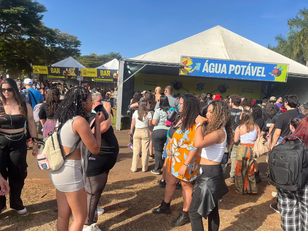 Ponto de hidratação no festival João Rock, em João Pessoa, em junho deste ano — Foto: Lucas Zanetti/g1