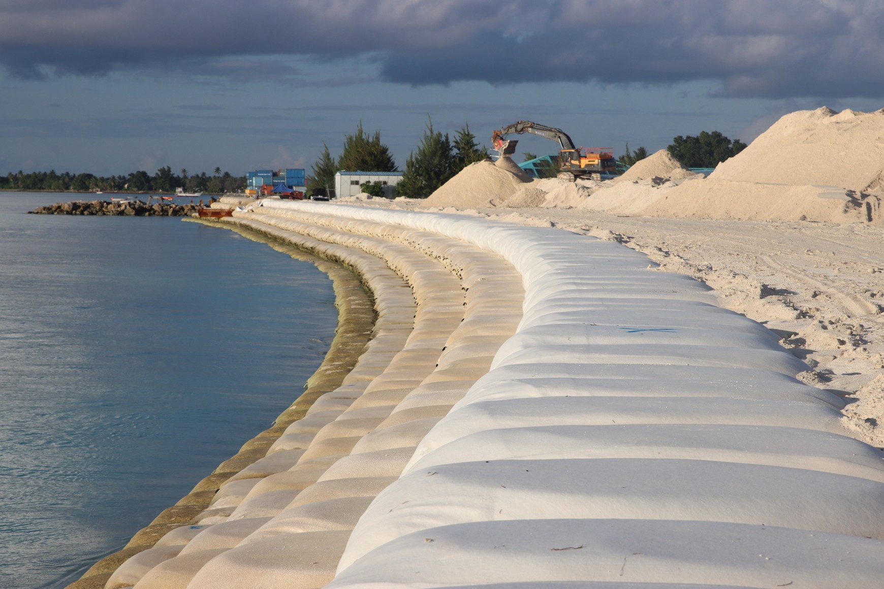 Cemitérios submersos e muros contra o mar: como as ilhas do Pacífico já sofrem com o aumento do nível do mar