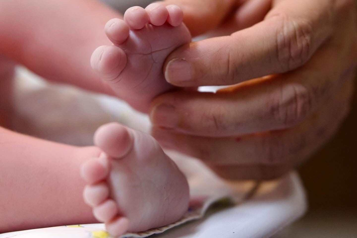 Vídeo mostra prefeito de Manaus em últimos momentos com filho antes da morte do bebê