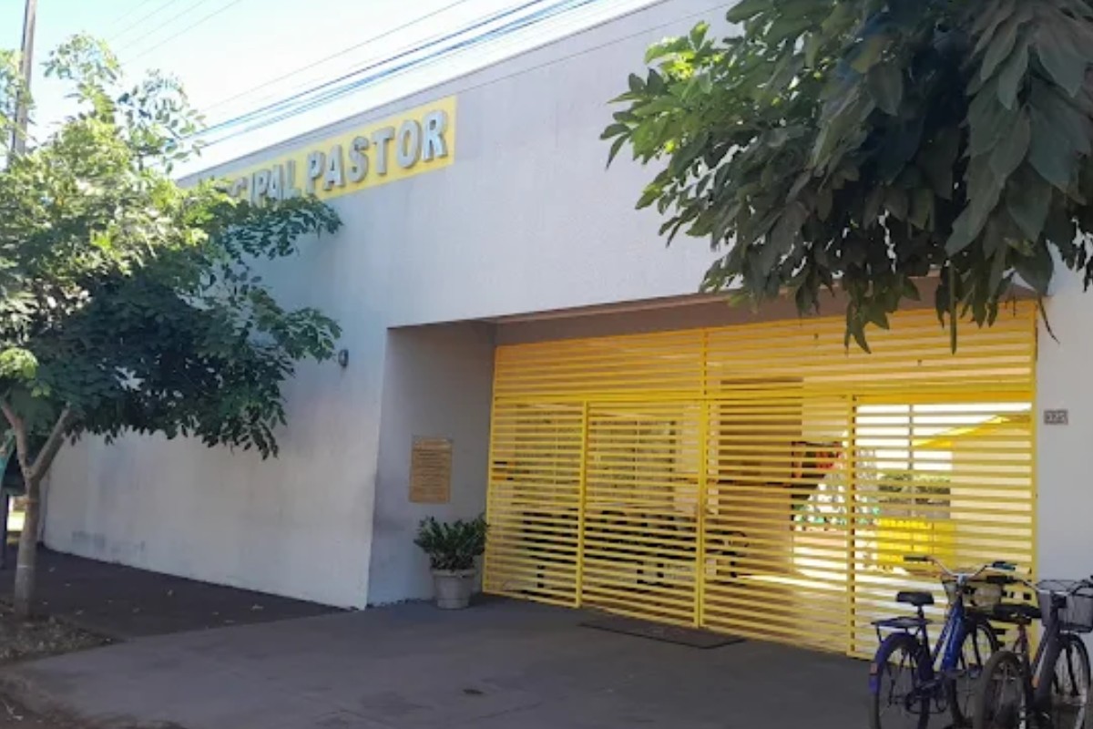 Suspeita de intoxicação e crise de pânico levam 11 alunos a hospital após consumo de bolo em escola de MT