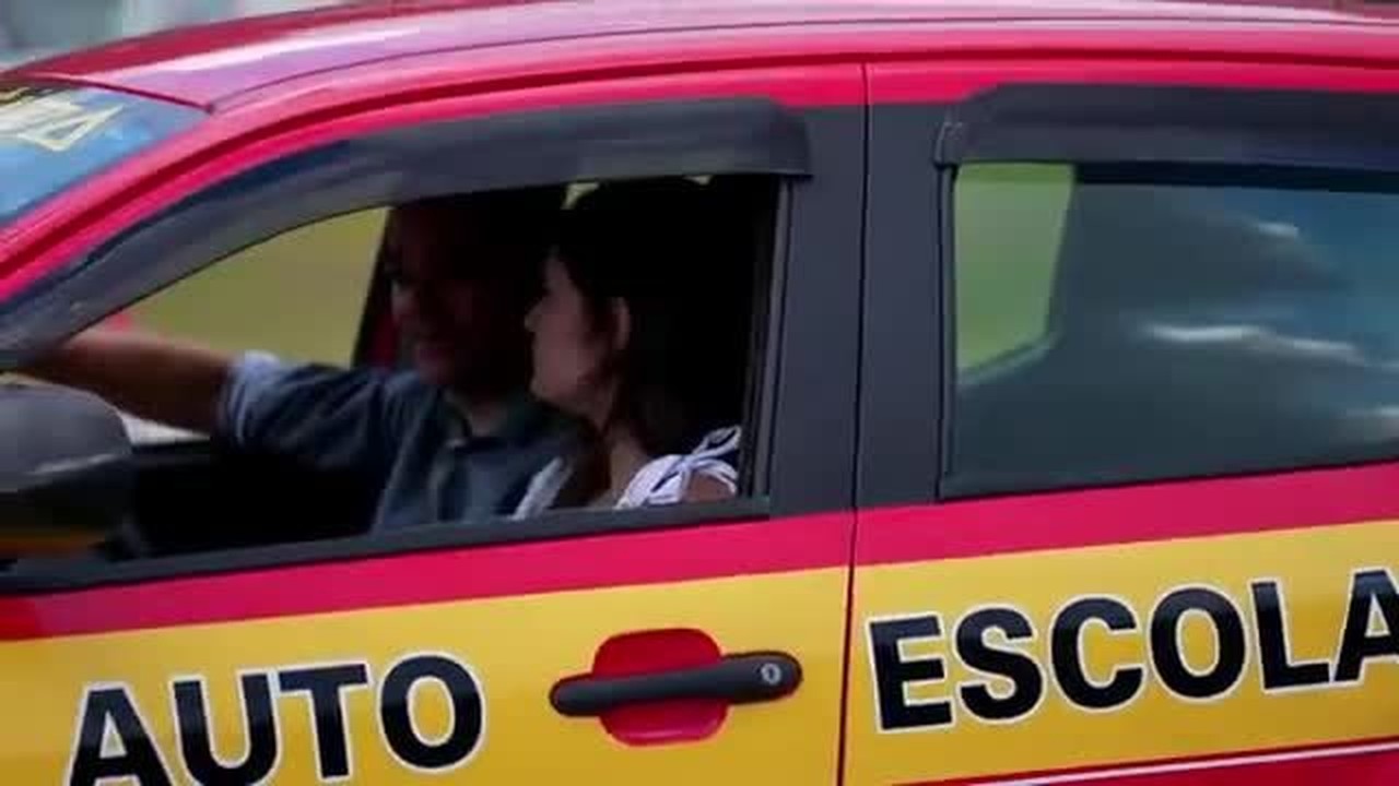 Mesmo sem obrigatoriedade, alunos decidem continuar treinando baliza após mudanças na CNH: ‘Faz parte de aprender a dirigir'