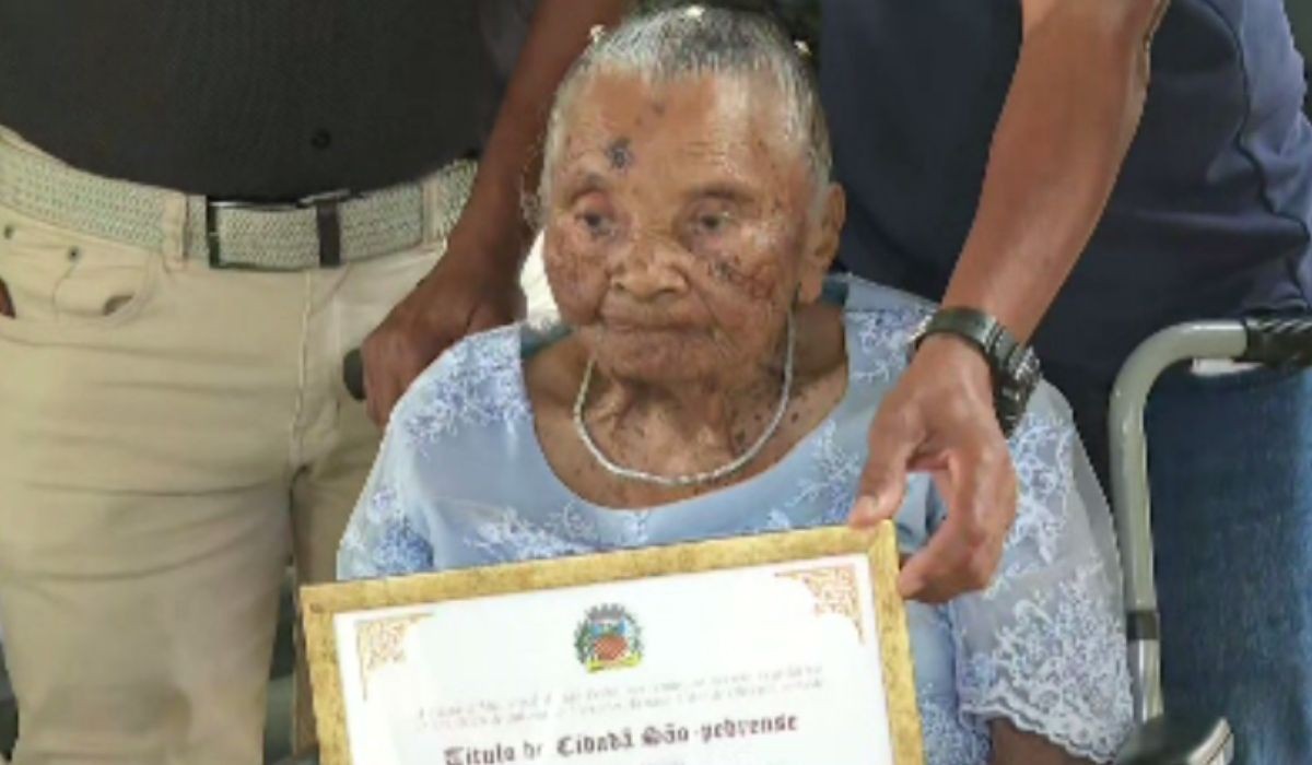 Moradora do interior de SP completa 115 anos e ganha festa com bolo, brilhos no cabelo e homenagem municipal