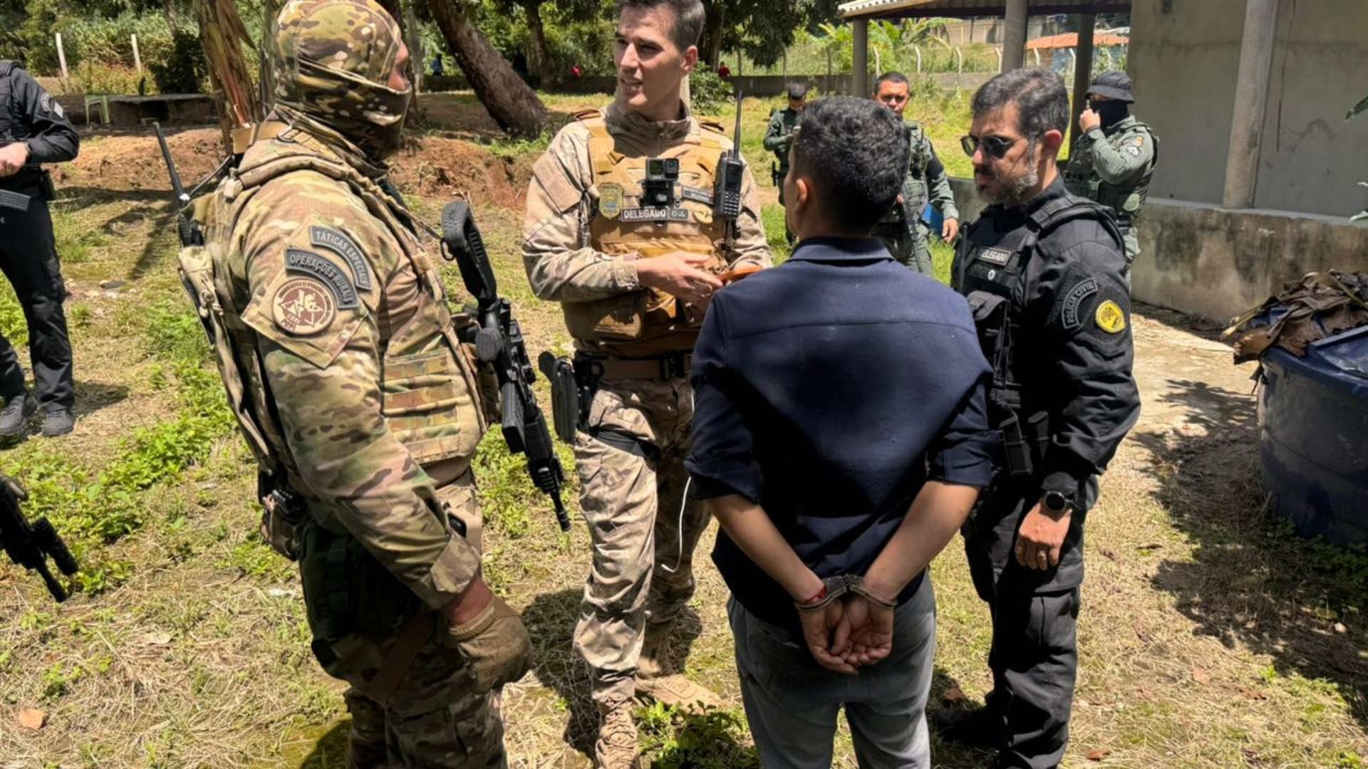 Ex-vereador e pai passam por audiência de custódia e permanecem presos por latrocínio contra idoso