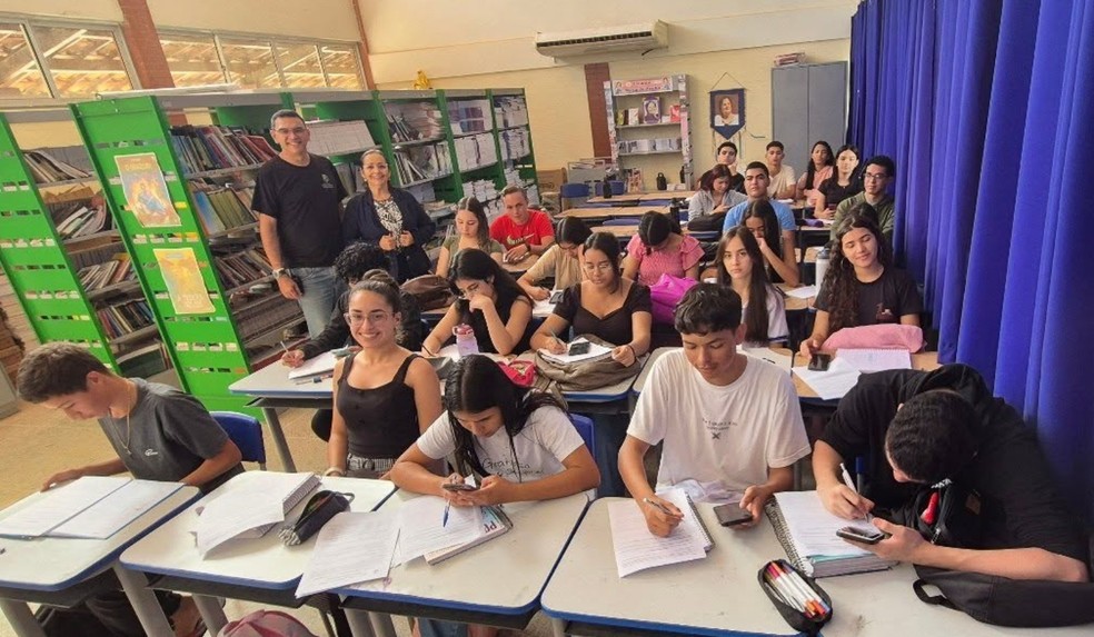 Aulas de redação no contraturno da escola Miguel Carneiro da Cunha, em Tianguá — Foto: Reprodução