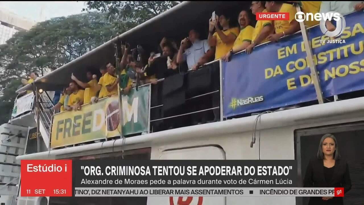 Trama Golpista: Moraes exibe vídeo de Bolsonaro o ameaçando em ato na Paulista: 'Ou se enquadra ou pede para sair'