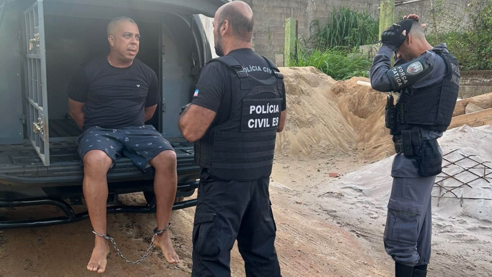 Foragido da Bahia condenado a 83 anos de prisão por triplo homicídio é preso em casa de praia no ES