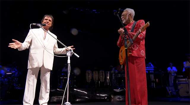 Reencontro de Gilberto Gil com Roberto Carlos harmoniza dois reinos da MPB