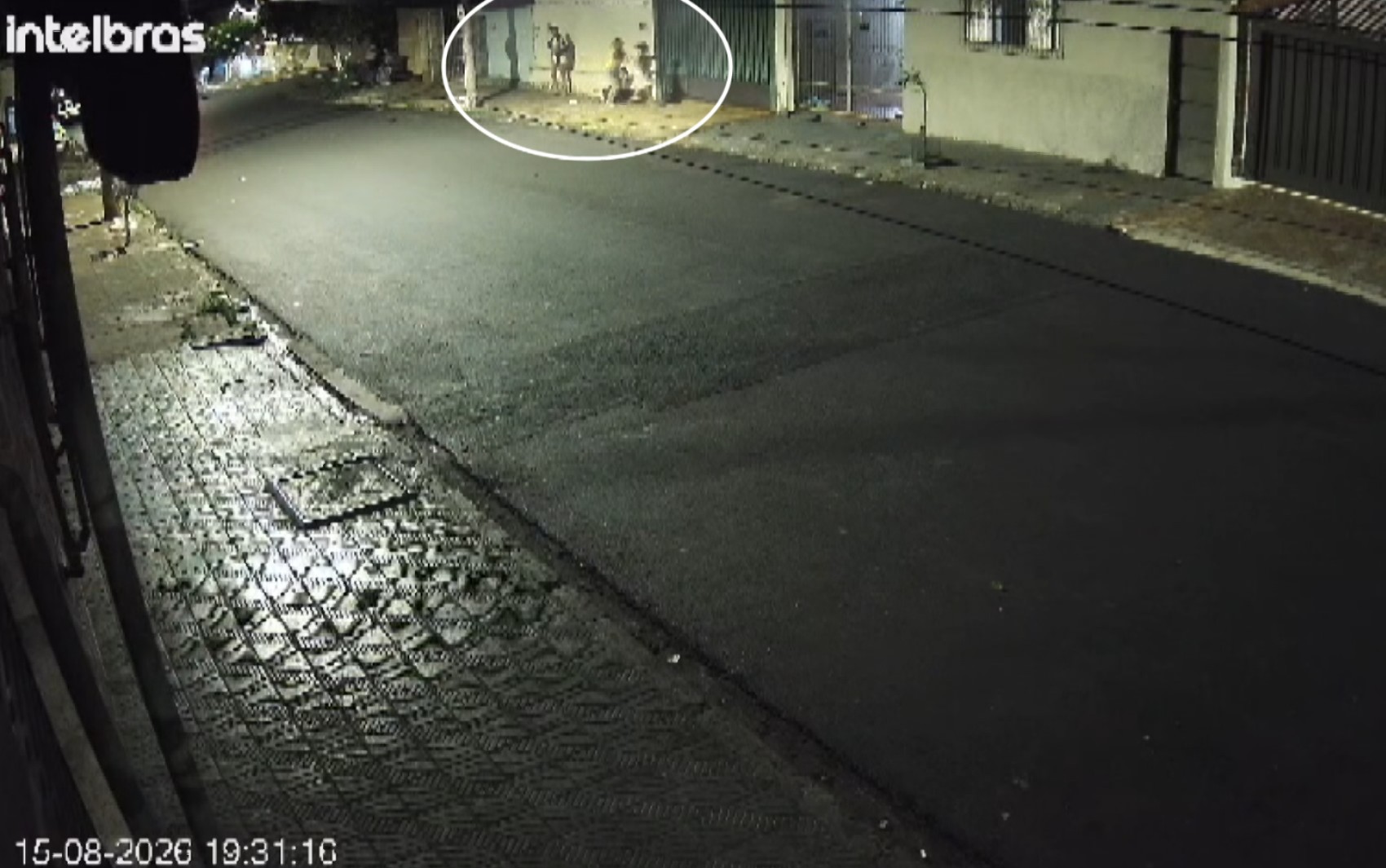 Vídeo mostra crianças correndo na calçada durante tiros contra motorista de aplicativo em Ribeirão Preto, SP