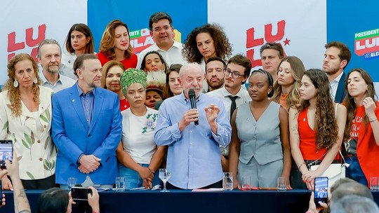Lula recebe influencers e jovens eleitos para reforçar estratégia digital