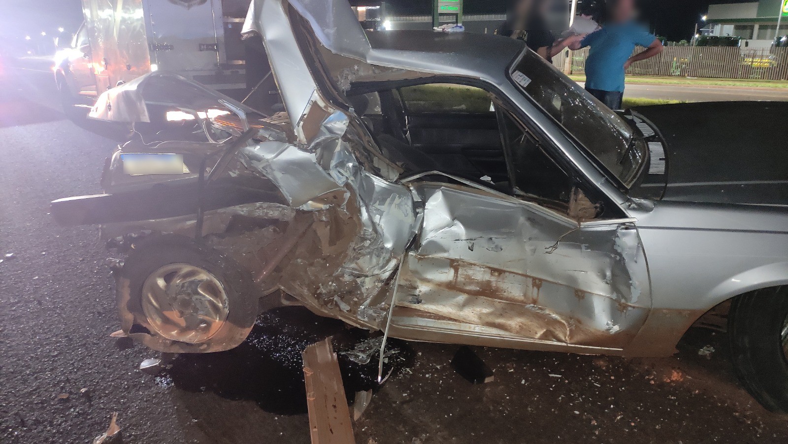 Mulher de 55 anos morre após carro dela ser atingido na traseira e bater de frente com outro veículo no PR 