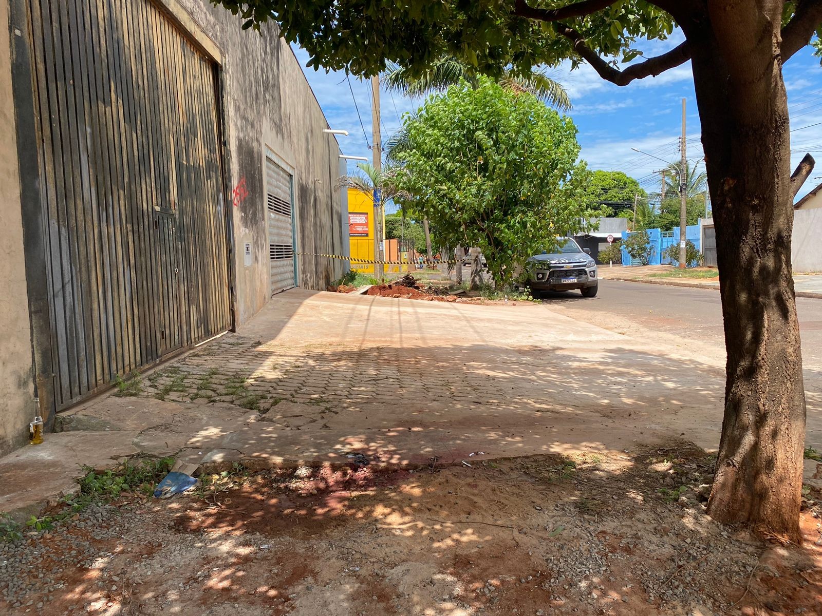 VÍDEO: Homem é morto a tiros enquanto urinava atrás de árvore em Campo Grande