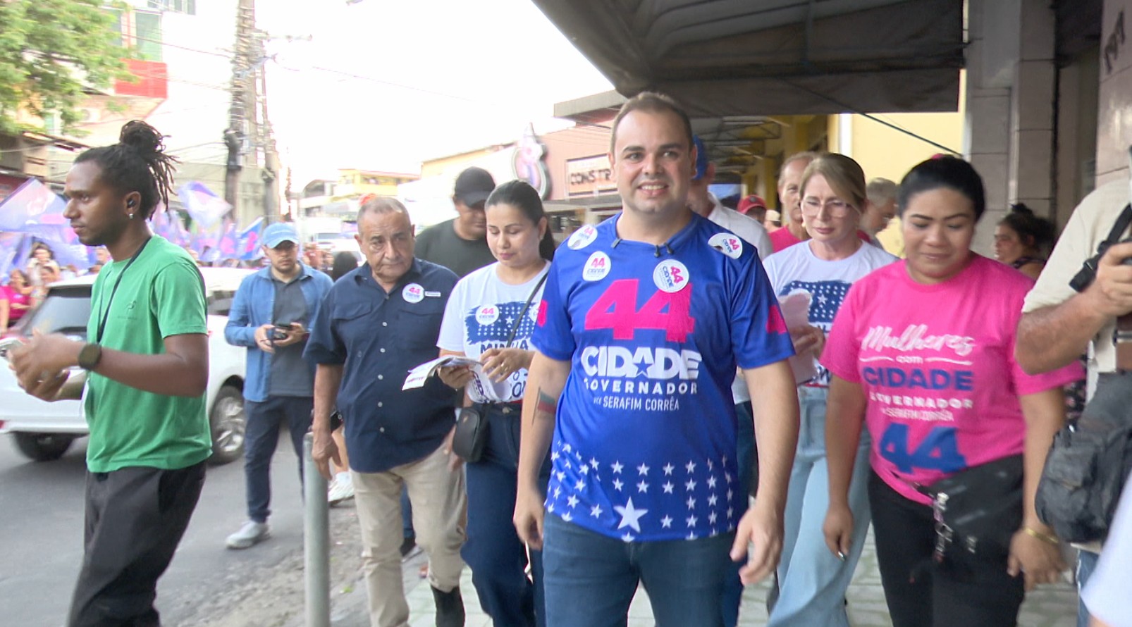 Eleições 2026: Roberto Cidade faz caminhada em Manaus e propõe aumentar brigadistas para combater queimadas