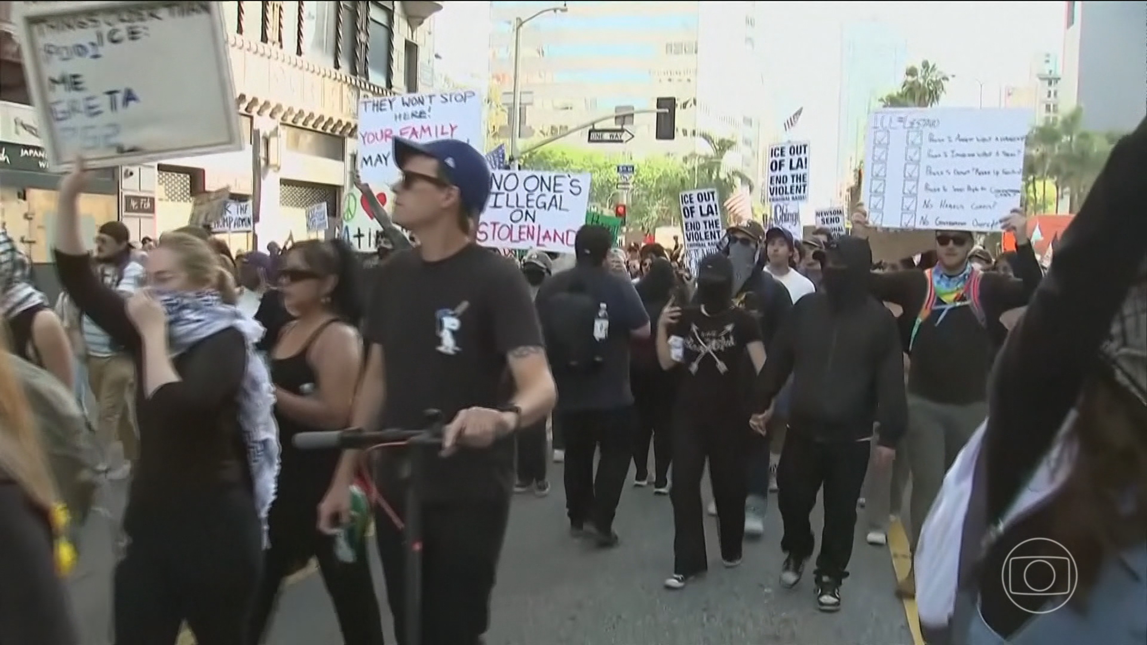 Onda de protestos anti-Trump chega ao sétimo dia nos EUA