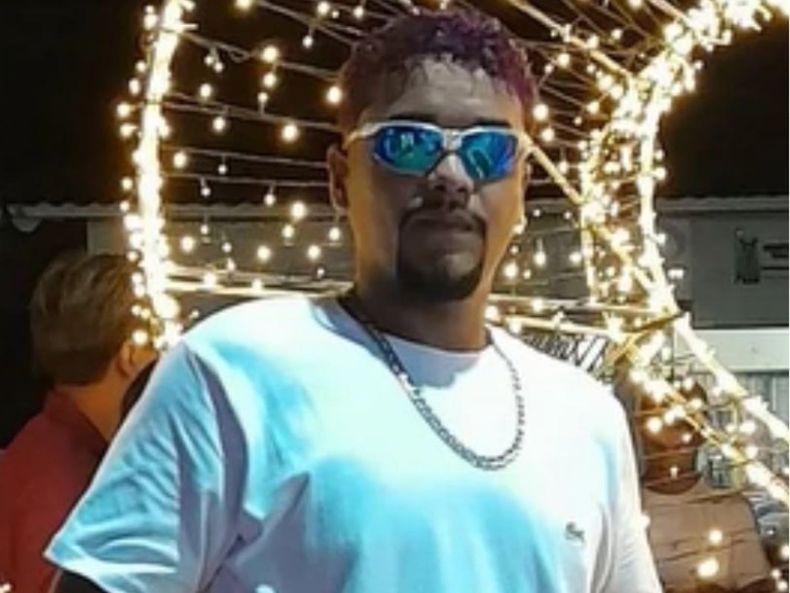 Jovem de 22 anos é morto a tiros por dois homens encapuzados no interior do Acre