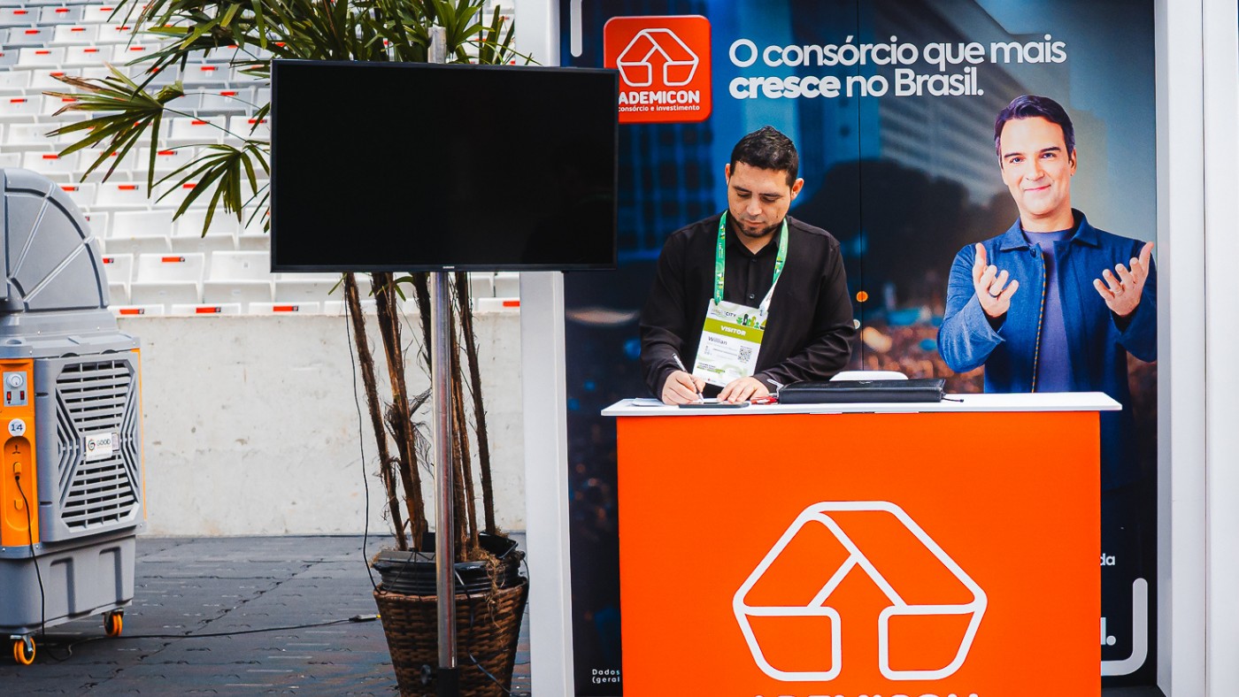 Ademicon recebe troféu de participação no Smart City Expo Curitiba 2026