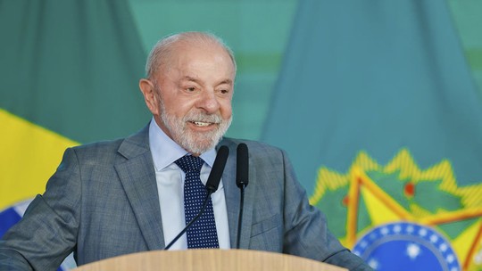 Bolsa Família é aposta de Lula para mudar foco da eleição após crise no STF