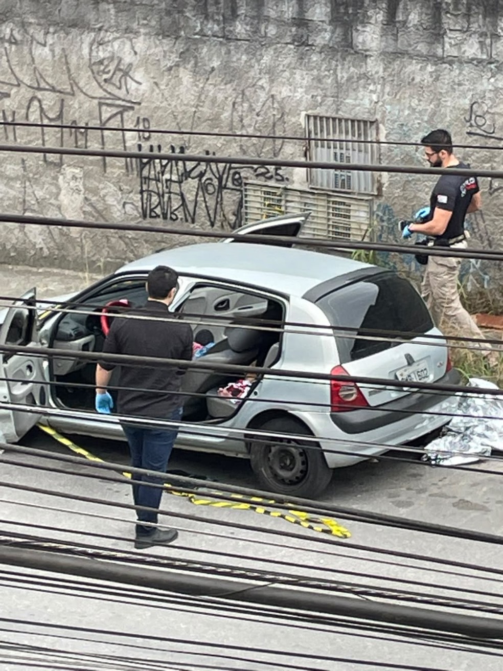 carro-onde-as-criancas-foram-encontradas Tragédia em SP: Crianças de 3 e 5 anos encontradas mortas em carro; pai preso