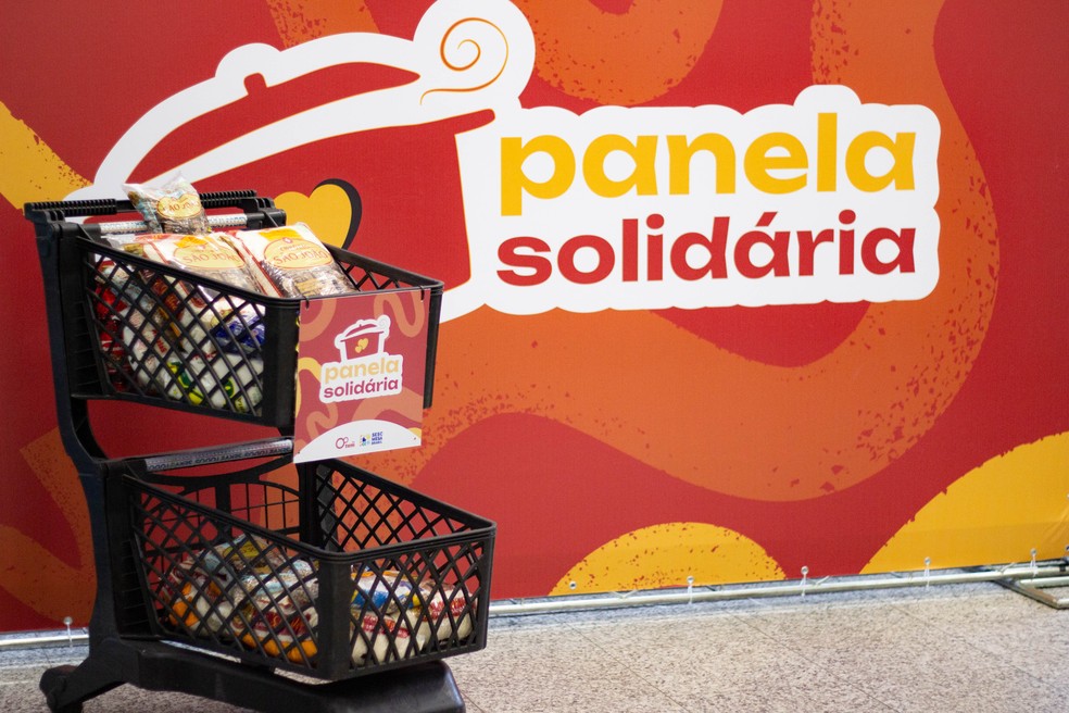 3 de 3
Campanha da TV TEM arrecada alimentos não perecíveis até maio — Foto: @Oginunes e @gigio_comunicacao/Divulgação