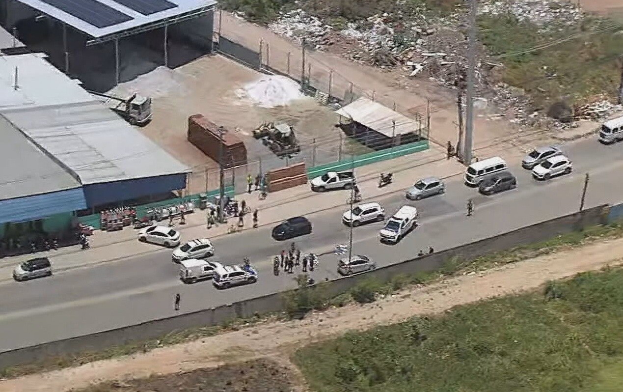 Acidente entre duas motos deixa pessoa morta e outra ferida na PE-22, no Grande Recife