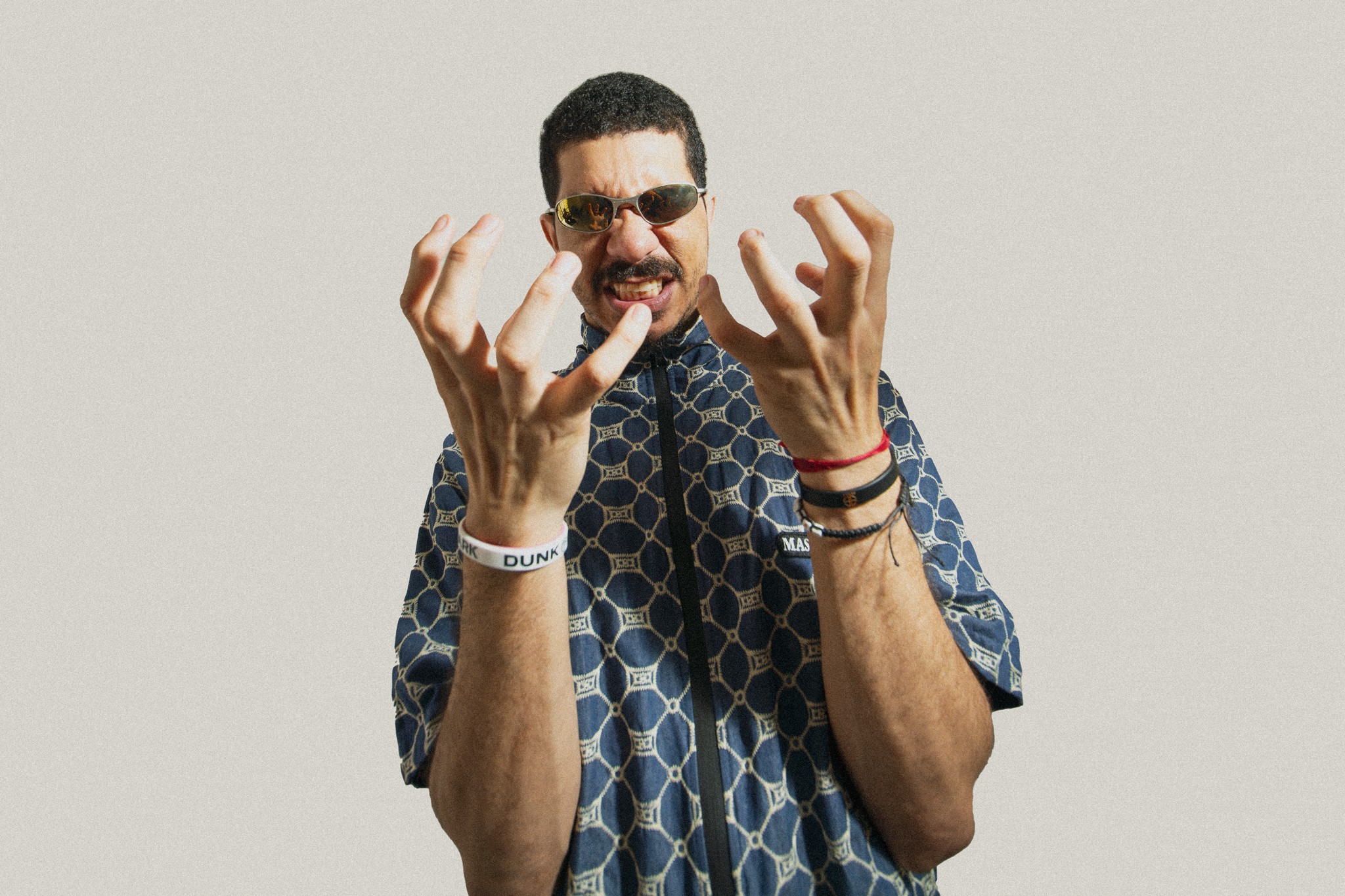 DJ Mu540 leva funk à Índia e descobre conexão com a música de lá: 'Nós é tudo a mesma fita'