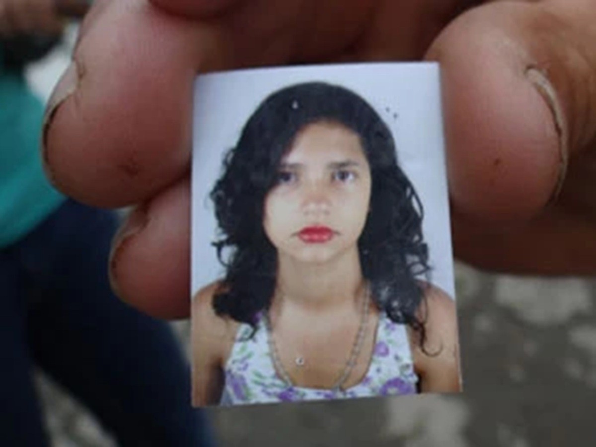 Justiça condena prefeitura do Recife a indenizar em R$ 40 mil e pagar pensão a mãe de jovem que morreu em queda de barreira