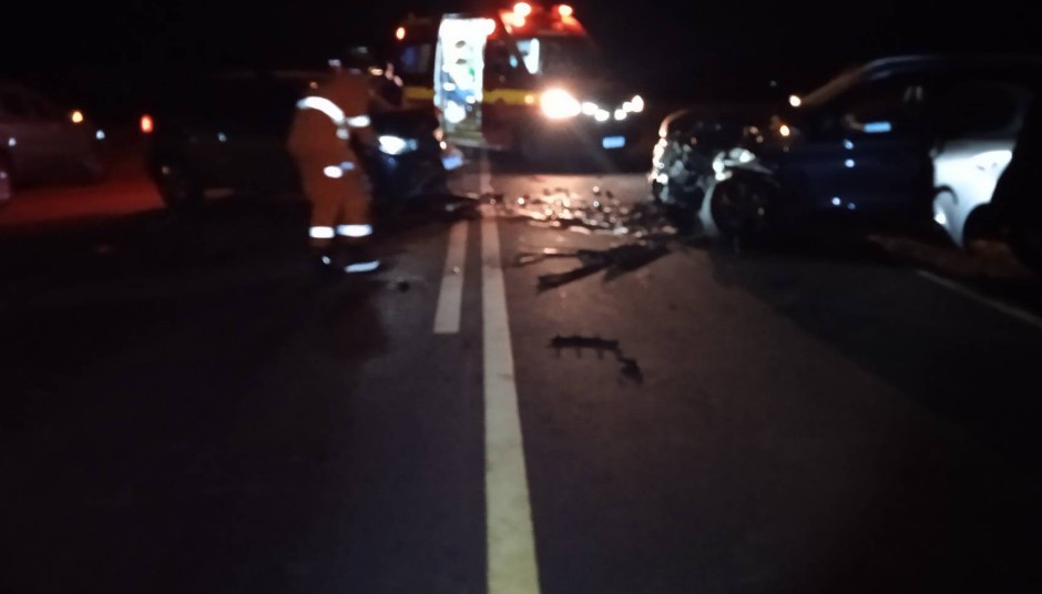Mãe morre e filho fica ferido em batida frontal na MGC-497 entre Uberlândia e Prata