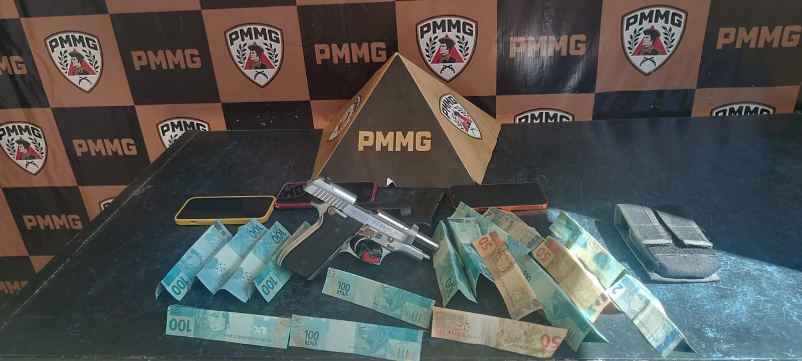 Homem é preso após denúncias de que estaria exibindo armas em vídeos em Manga