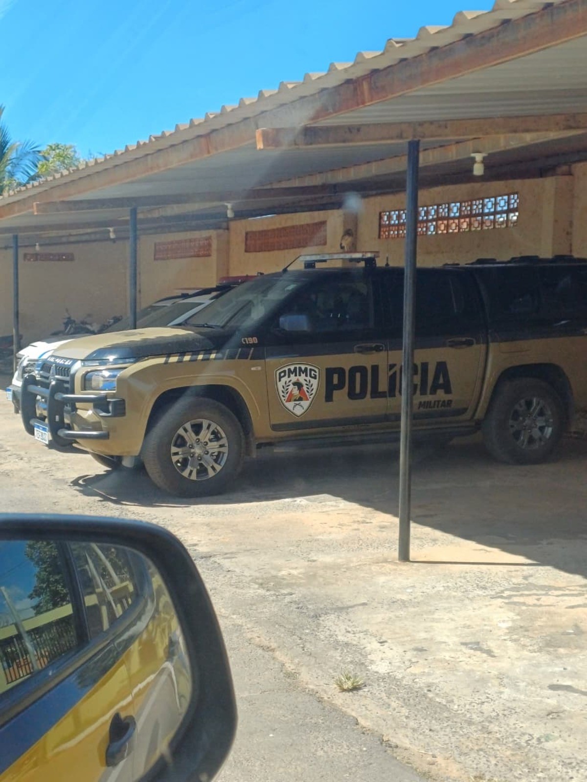 Dois homens são presos por saquear carga de caminhão com eletrodomésticos tombado na BR-251