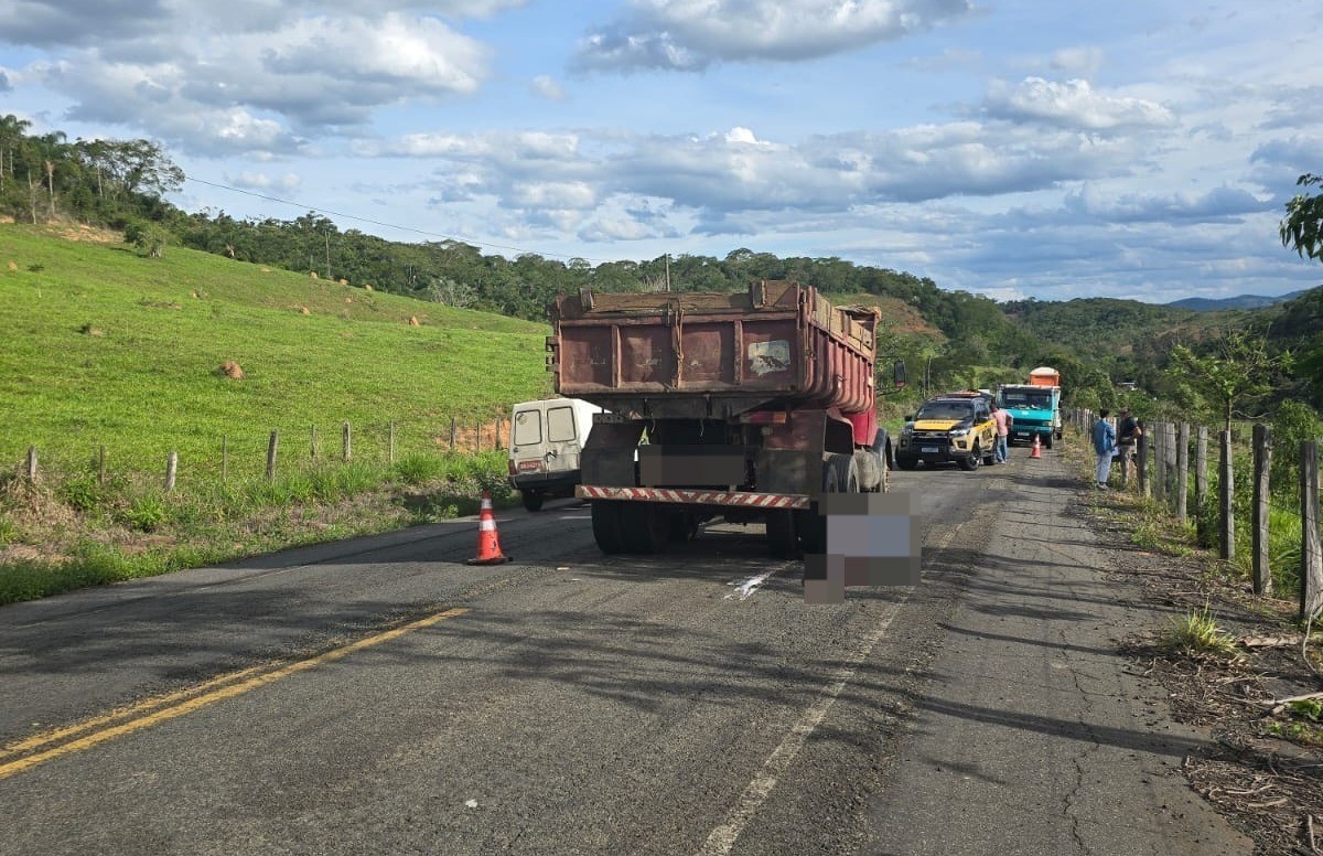 Trabalhador morre atropelado após pular de caminhão na MG-353