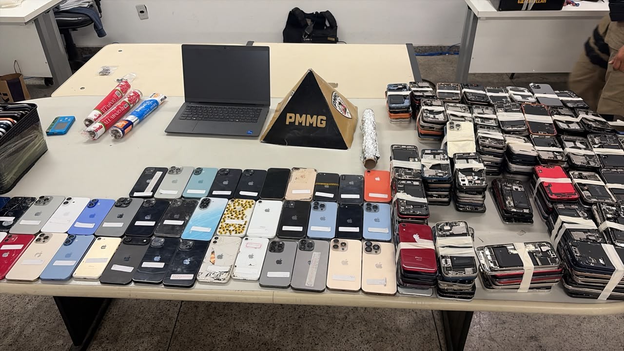 Cerca de 500 celulares furtados são encontrados em shopping popular no Centro de BH