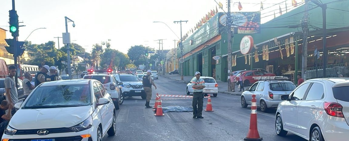 Homem morre e outro fica em estado grave após atropelamento na avenida Amazonas, em BH 