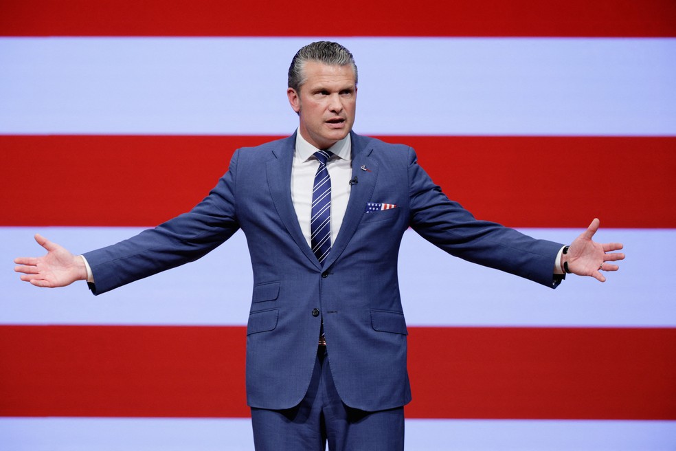 Secretário de Guerra dos Estados Unidos, Pete Hegseth, em evento na base naval de Quantico, na Virgínia, em 30 de setembro de 2026. — Foto: REUTERS/Evan Vucci/Pool
