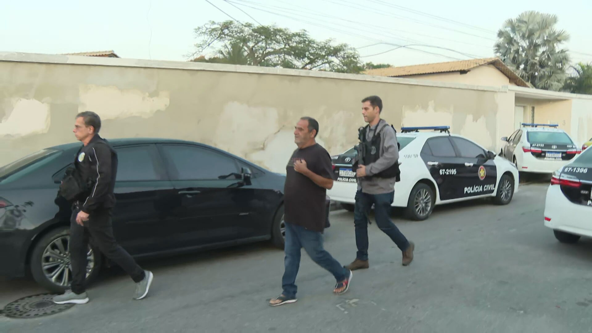 Ex-policial é preso por tráfico internacional de armas no Rio