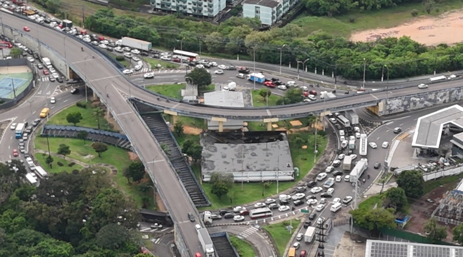 Veja quanto tempo pessoas levam para chegar ao trabalho em Manaus, segundo IBGE